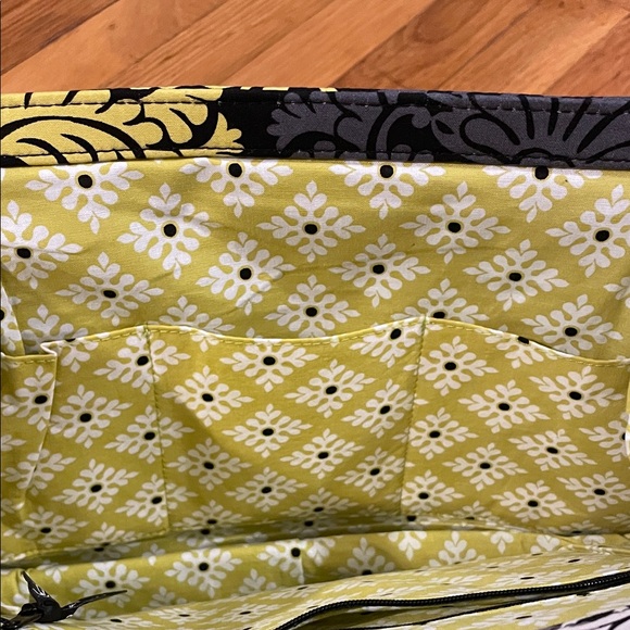 NWT Vera Bradley Black and Yellow Floral Women's Frame Bag - Picture 9 of 11